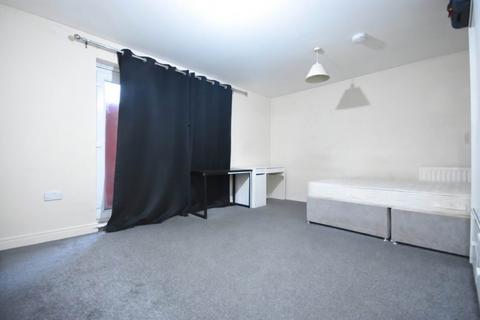 2 bedroom flat for sale, Clarkson Court, Hatfield
