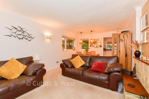 2 bedroom detached bungalow for sale, Horsham Road, Horsham RH12