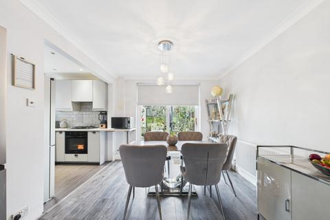 4 bedroom semi-detached house for sale, Constance Crescent, Bromley BR2