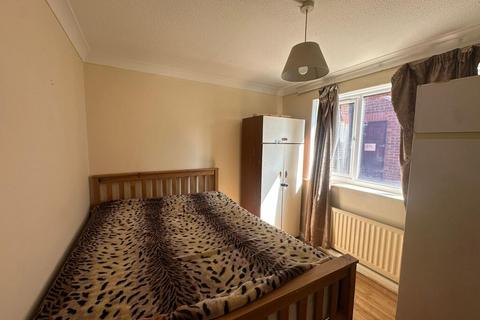 undefined, Steve Biko Way, Hounslow TW3