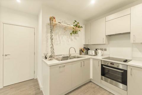 1 bedroom flat for sale, Medawar Drive, London NW7
