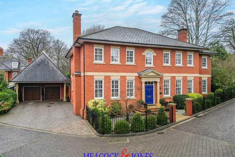 5 bedroom detached house for sale, Thorndon Approach, Herongate, Brentwood