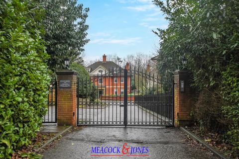5 bedroom detached house for sale, Thorndon Approach, Herongate, Brentwood