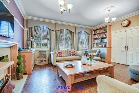 5 bedroom detached house for sale, Thorndon Approach, Herongate, Brentwood