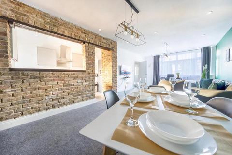 3 bedroom terraced house for sale, Tamar Way, Langley SL3