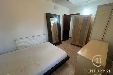 2 bedroom flat to rent, The Glen, SOUTHALL UB2