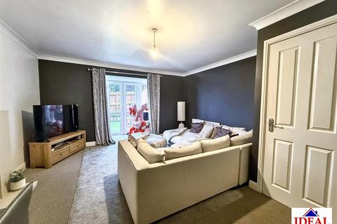 3 bedroom townhouse for sale, Swan Court, Askern, Doncaster