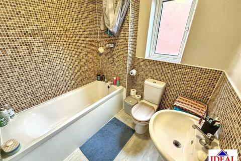 3 bedroom townhouse for sale, Swan Court, Askern, Doncaster