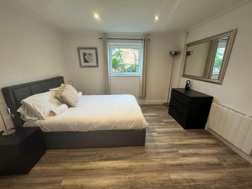 Bedroom 2 2