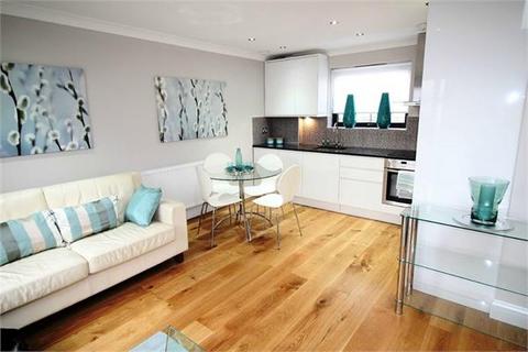 The Broadway, Mill Hill, NW7