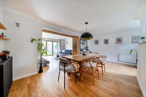 undefined, Batchelors, Pembury, TN2