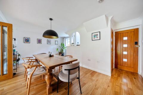 undefined, Batchelors, Pembury, TN2