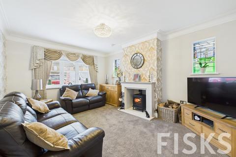 3 bedroom bungalow for sale, Homefields Avenue, Benfleet, SS7