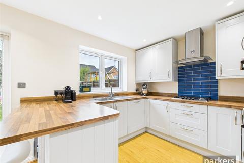 3 bedroom semi-detached house for sale, Clonmel Close, Reading RG4