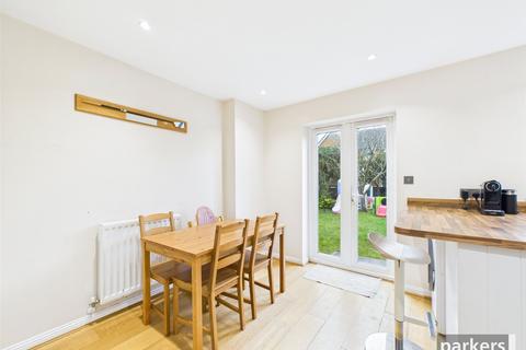 3 bedroom semi-detached house for sale, Clonmel Close, Reading RG4
