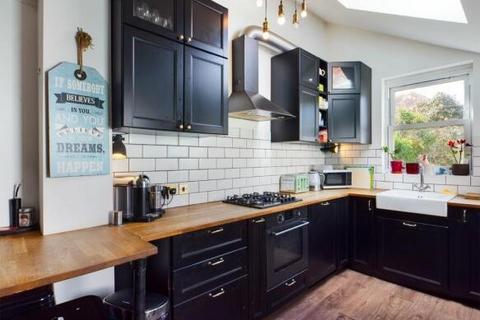 2 bedroom semi-detached house to rent, Addlestone, Surrey, KT15