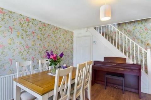 2 bedroom semi-detached house to rent, Addlestone, Surrey, KT15