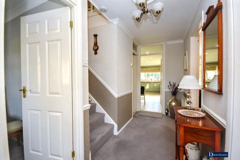 4 bedroom detached house for sale, Roseacre Close, Emerson Park, Hornchurch, RM11