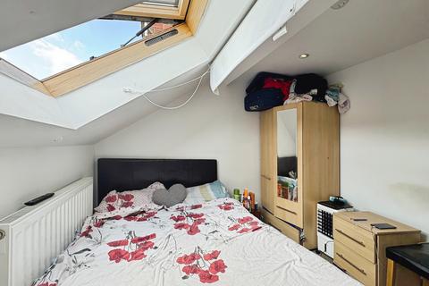 5 bedroom terraced house to rent, Rothersthorpe Road, Northampton, Northamptonshire, NN4