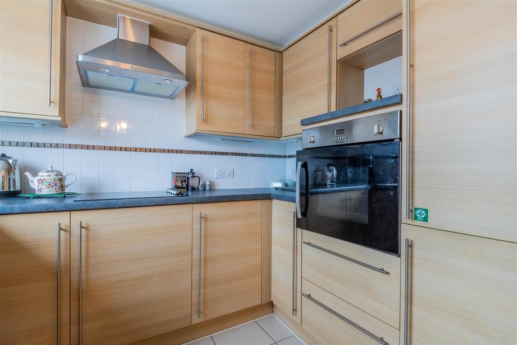 40 Thomas Court-10.jpg