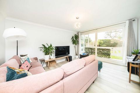 undefined, Queens Road, Kingston Upon Thames KT2