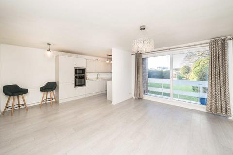 undefined, Queens Road, Kingston Upon Thames KT2