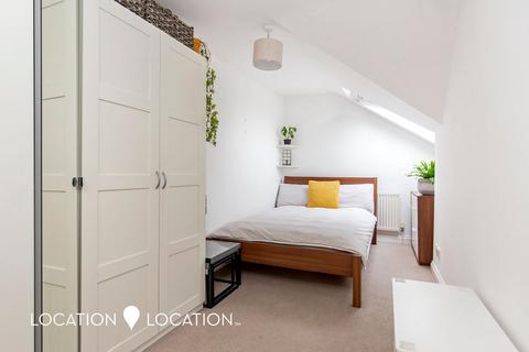 undefined, Cazenove Road, London, N16