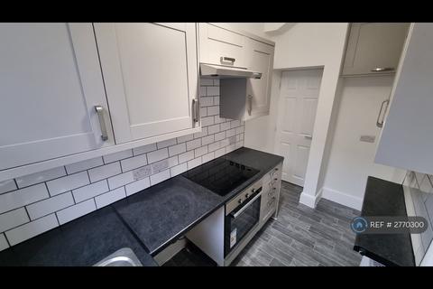 1 bedroom terraced house to rent, Aviary Grove, Leeds, LS12