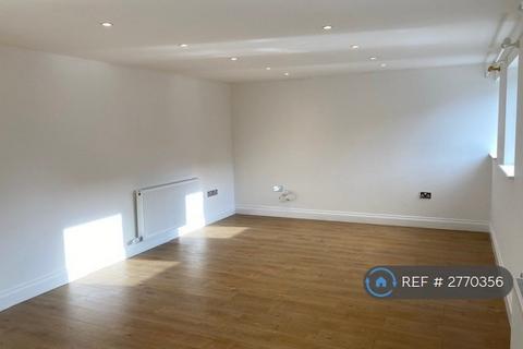 4 bedroom semi-detached house to rent, Ingham Lane, Halifax, HX2