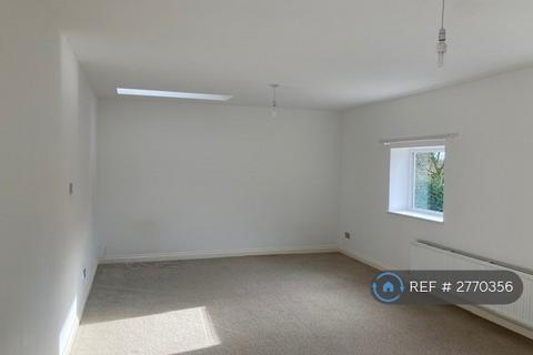 4 bedroom semi-detached house to rent, Ingham Lane, Halifax, HX2