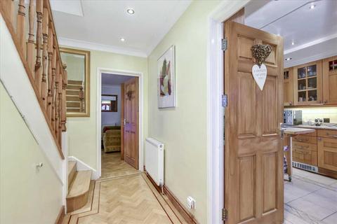 undefined, Silverdale Road, Bushey, WD23.