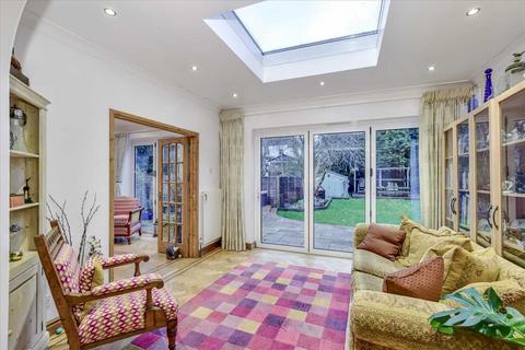undefined, Silverdale Road, Bushey, WD23.