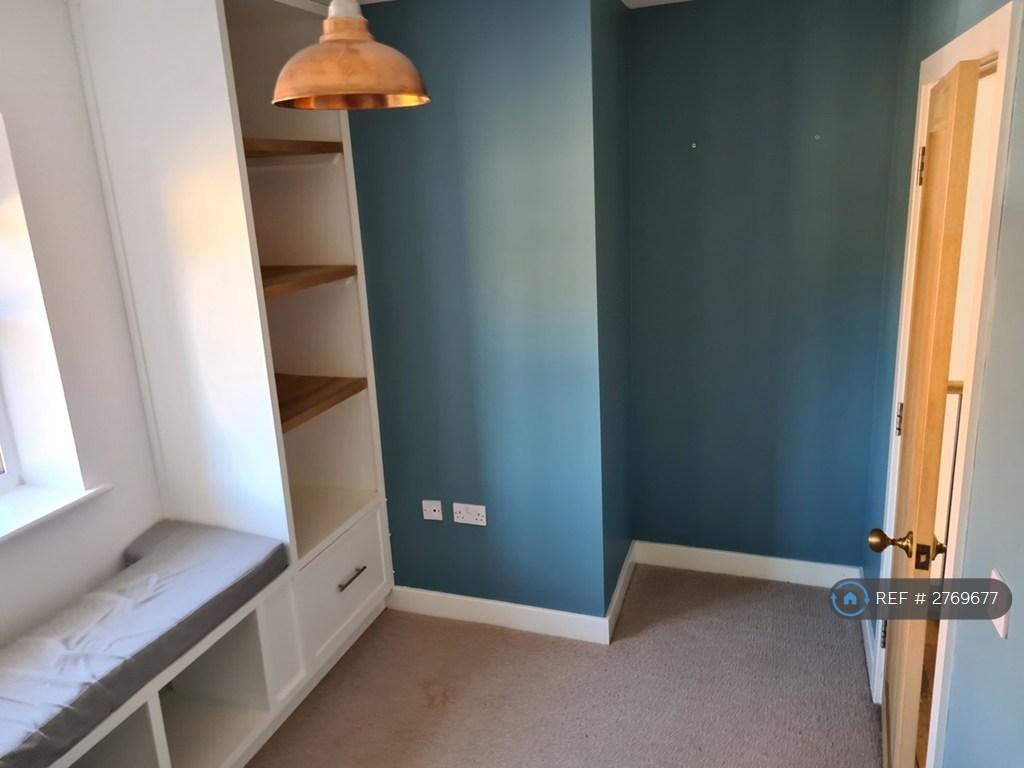 2nd Bedroom