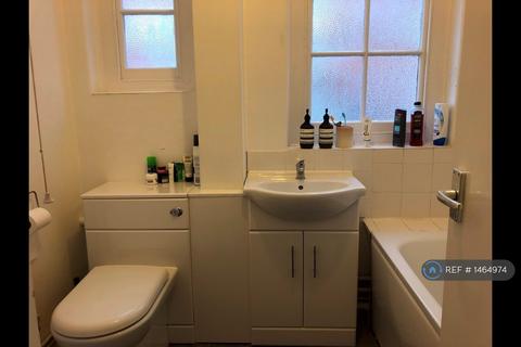 1 bedroom flat to rent, Camberwell Green, London, SE5