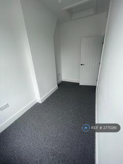 2 bedroom terraced house to rent, Heaton Street, Denton, Manchester, M34