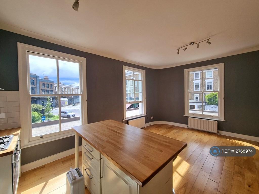 Kitchen/Living Area