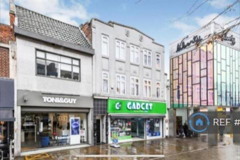 2 bedroom flat to rent, South Street, Romford, RM1
