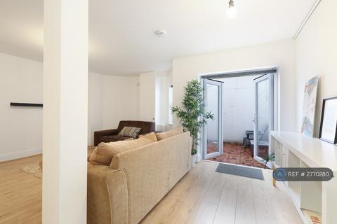 undefined, Gordon Road, London, W5