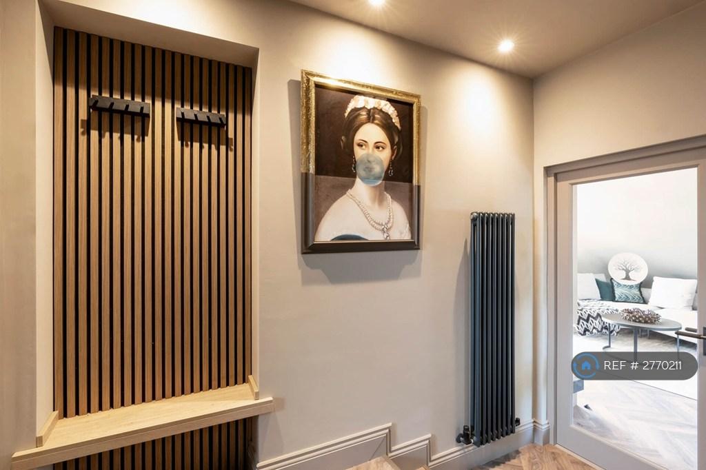 Entrance Hallway - Lift Access