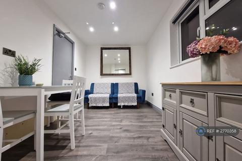 undefined, Fir Tree Close, Swindon, SN2
