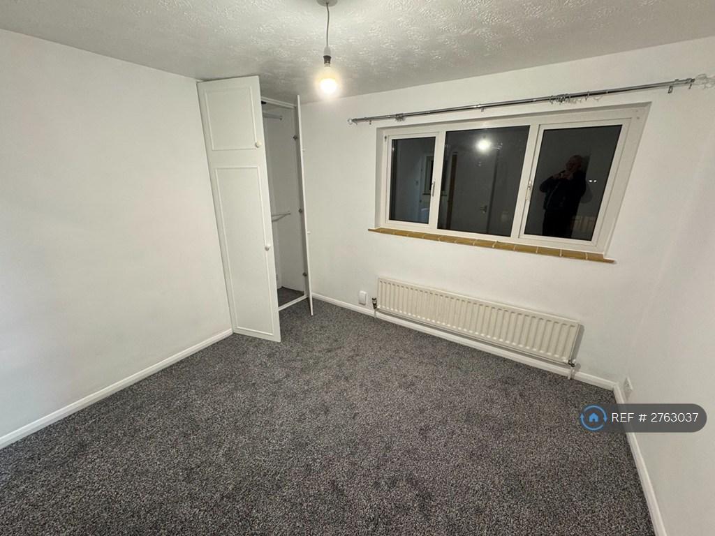 Master Bedroom With Built In Wardrobe