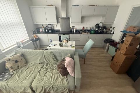 2 bedroom flat to rent, Back of the Walls, Hampshire SO14