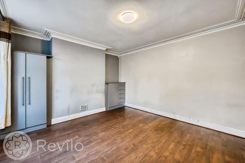 4 bedroom terraced house for sale, Halifax Road, Rochdale, OL12