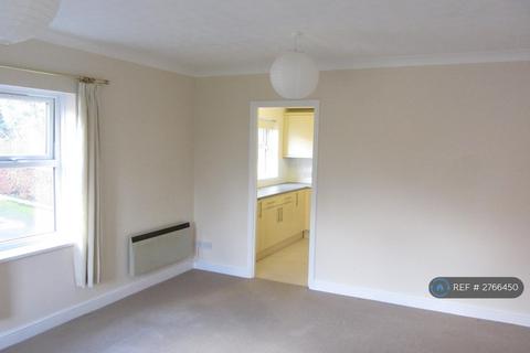 2 bedroom flat to rent, Malmers Well Road, High Wycombe, HP13