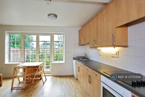 4 bedroom flat to rent, Sarum Road, Winchester, SO22