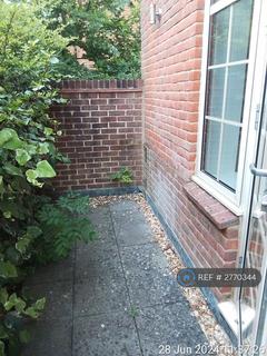 4 bedroom flat to rent, Sarum Road, Winchester, SO22