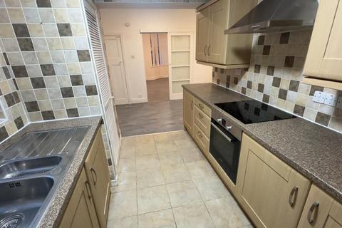 3 bedroom terraced house to rent, Brookside Avenue, Droylsden, Manchester, M43