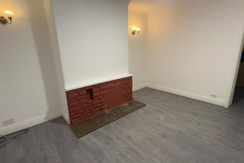 3 bedroom terraced house to rent, Brookside Avenue, Droylsden, Manchester, M43