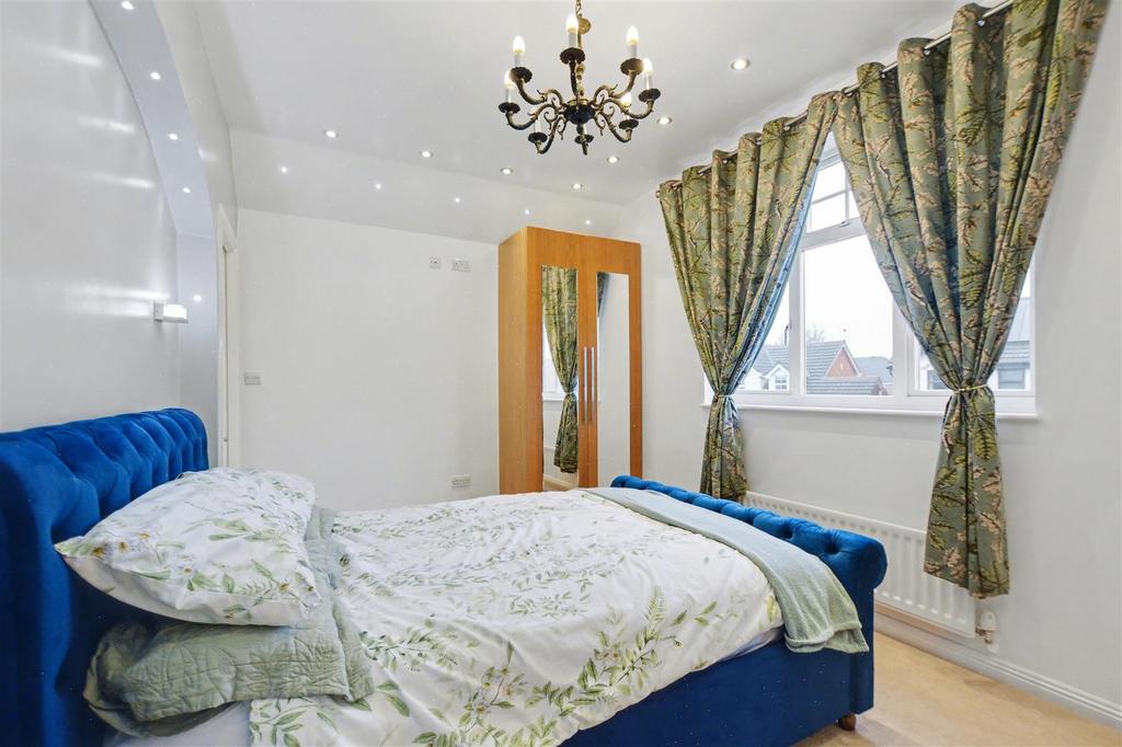 Bedroom 1 1.jpeg