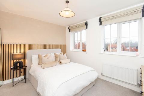 Almond Avenue, Chesterfield S43
